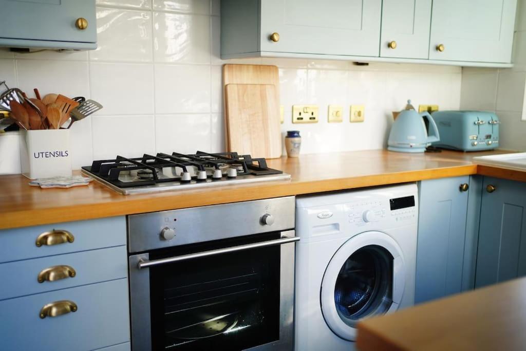 Northdene Cottage - Cosy Old Fisherman'S Cottage Two Mins From Sea - Free Parking - Wood Burning Stove - Roll Top Bath - Dog Friendly Deal Bagian luar foto