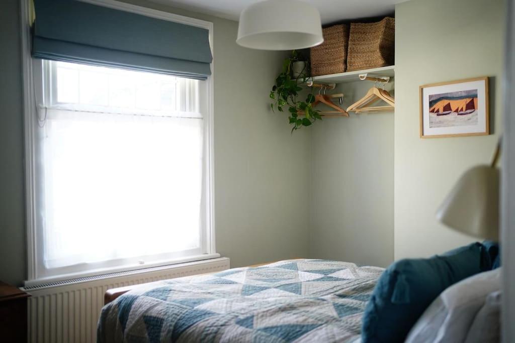 Northdene Cottage - Cosy Old Fisherman'S Cottage Two Mins From Sea - Free Parking - Wood Burning Stove - Roll Top Bath - Dog Friendly Deal Bagian luar foto