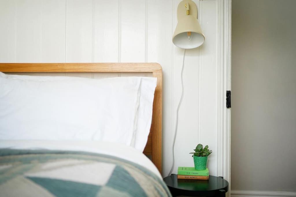 Northdene Cottage - Cosy Old Fisherman'S Cottage Two Mins From Sea - Free Parking - Wood Burning Stove - Roll Top Bath - Dog Friendly Deal Bagian luar foto